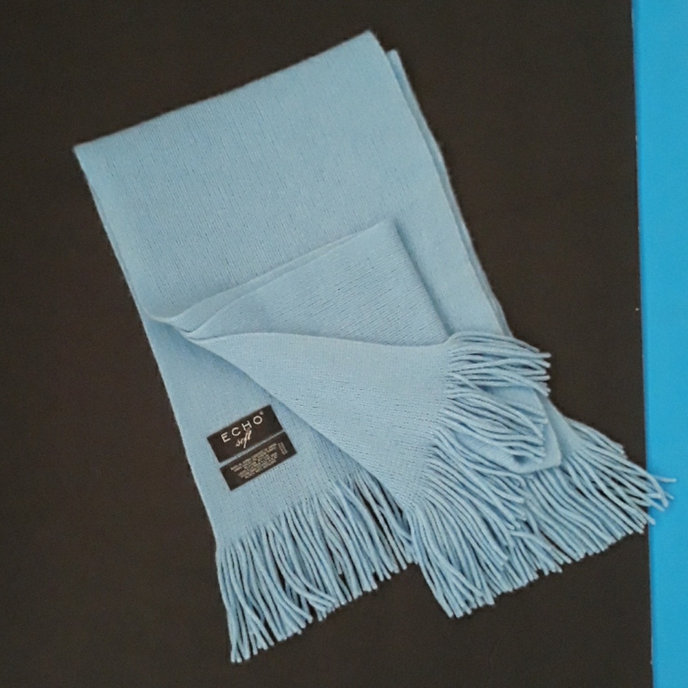 NWT ECHO Cozy Muffler (Oblong)